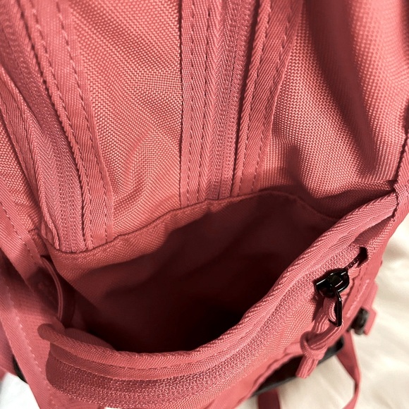 New with Tag Nike SB RPM Backpack Unisex Athletic Travel School Bag Adobe Red - Picture 14 of 15